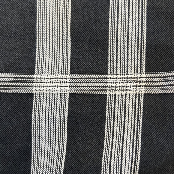 Burberry London 100% Cotton Black and White Nova Check Cropped Short Pants - Picture 7 of 11